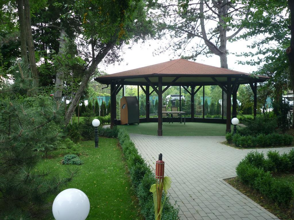 בוקרשט Hotel Baneasa Parc מראה חיצוני תמונה